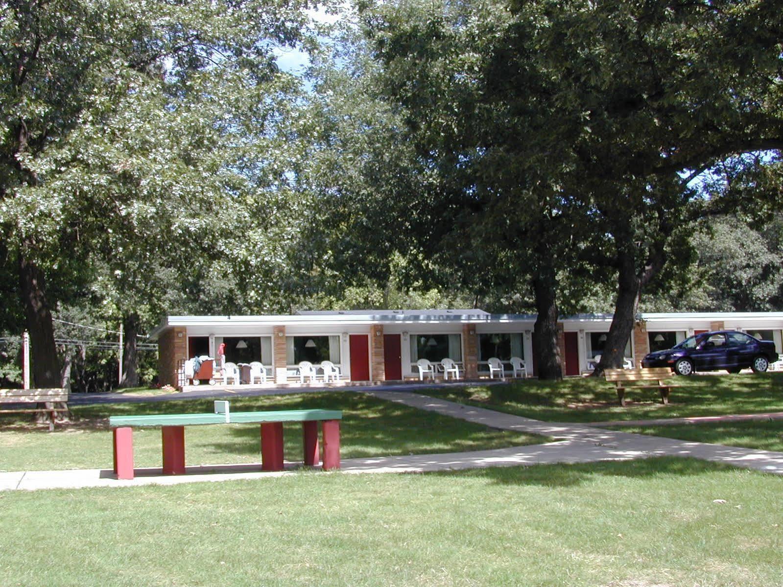 Indian Trail Motel Wisconsin Dells Eksteriør bilde