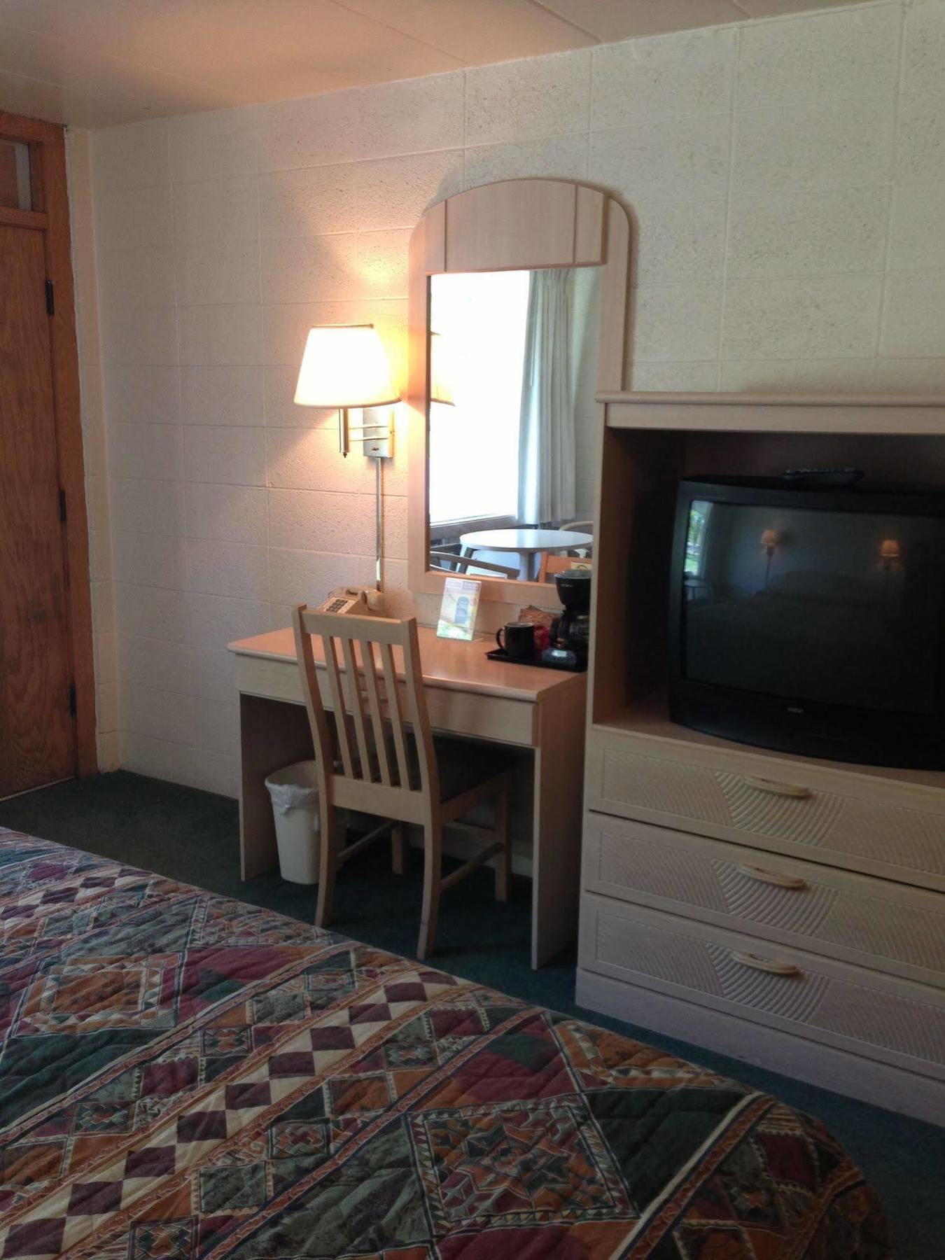 Indian Trail Motel Wisconsin Dells Eksteriør bilde